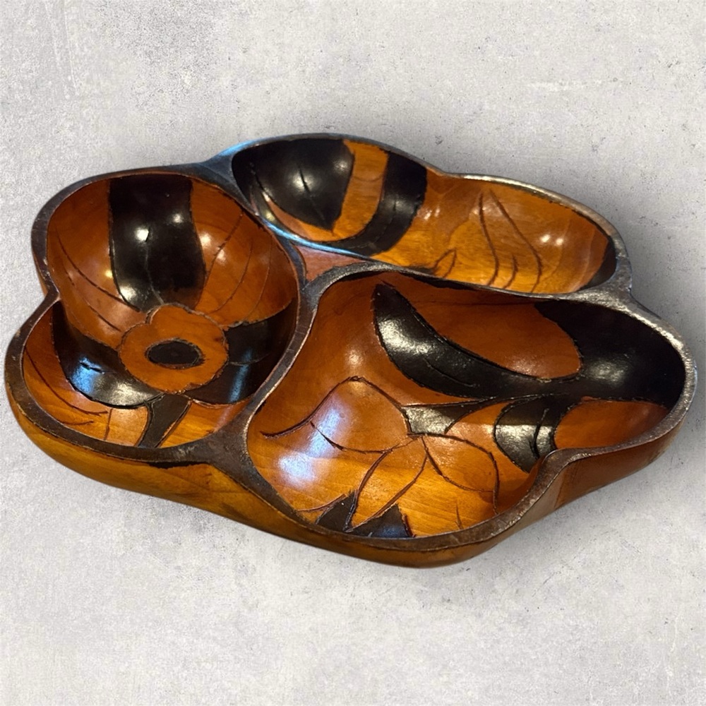 Vintage Dominican Republic hand craft wooden bowl